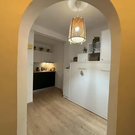 Tiny Quinet Apartment *