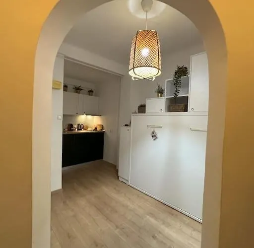 Tiny Quinet 아파트 *